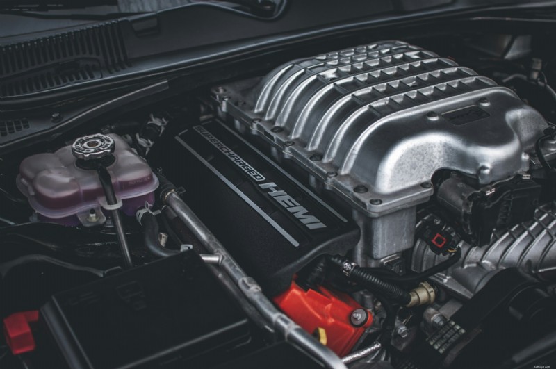 Turbomotoren versus motoren met supercharger:wat is het beste voor wegen in de VAE? 