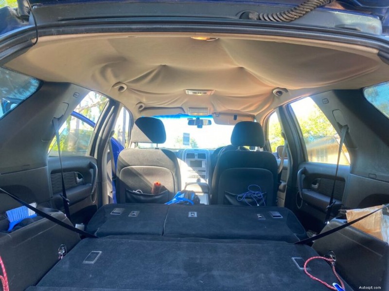 Bescherm het interieur van uw auto:spoor slijtage aan de hemelbekleding op en repareer deze 