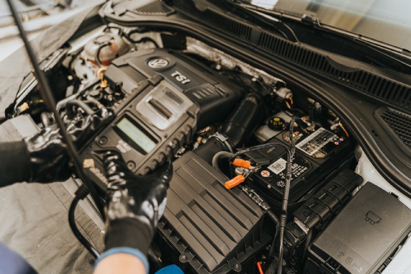 Wie koopt uw ​​oude auto-accu? Een complete gids voor contant geld en recycling 
