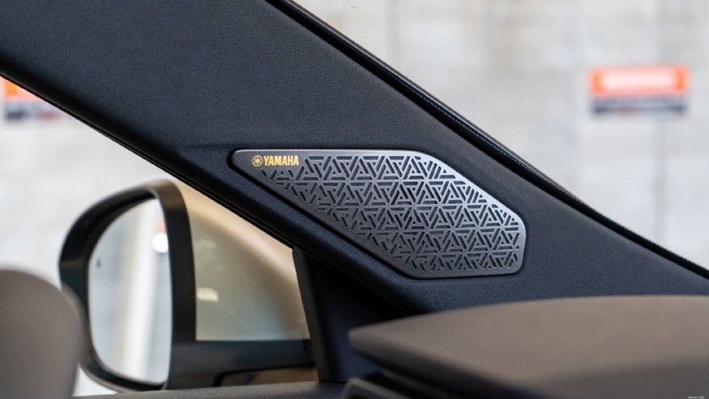 Kort testrapport Mitsubishi Outlander 2026:luxueuze, praktische SUV met drie zitrijen voor stedelijke gezinnen 