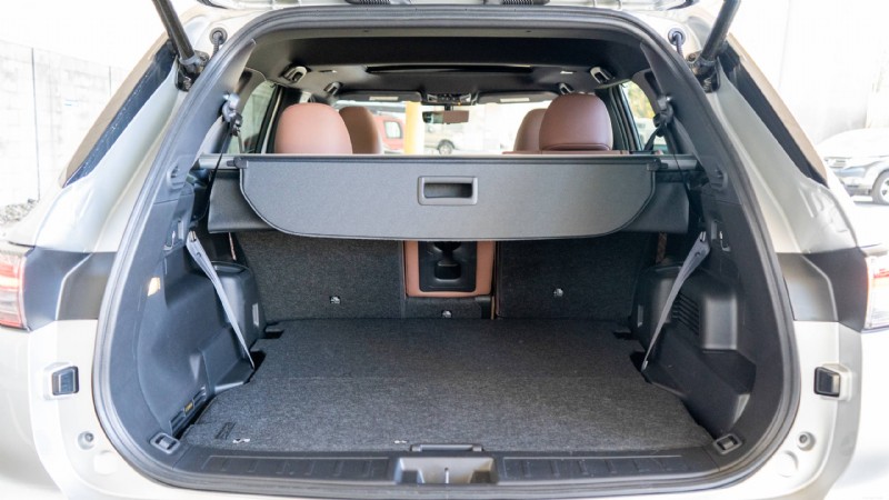 Kort testrapport Mitsubishi Outlander 2026:luxueuze, praktische SUV met drie zitrijen voor stedelijke gezinnen 