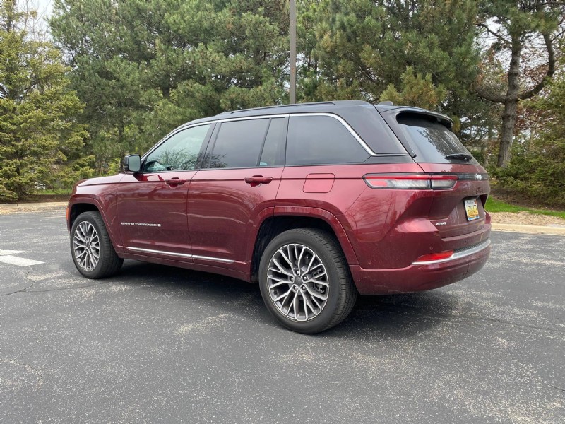 2026 Jeep Grand Cherokee Summit Review:kracht, comfort en offroad-prestaties 