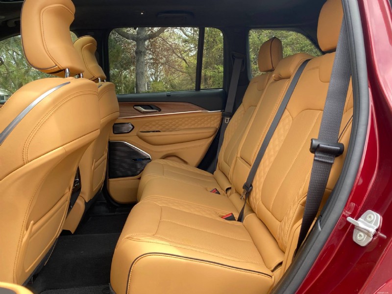 2026 Jeep Grand Cherokee Summit Review:kracht, comfort en offroad-prestaties 