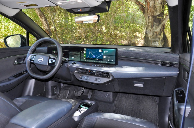 2026 Nissan LEAF versus Fiat 500e:deskundige EV-vergelijking en -recensie 