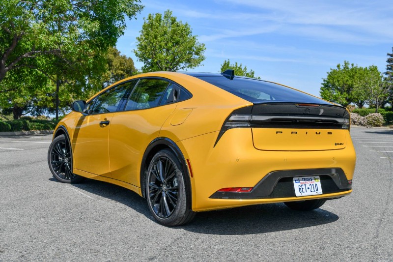 Toyota introduceert de Prius 2026:fris design, kleuropties en ongeëvenaard brandstofverbruik 