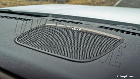 Mahindra Scorpio‑N 2022 Z8L benzine MT:6 versnellingen, 6 zitplaatsen interieur – volledige specificaties en hoogtepunten 