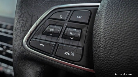 Mahindra Scorpio‑N 2022 Z8L benzine MT:6 versnellingen, 6 zitplaatsen interieur – volledige specificaties en hoogtepunten 