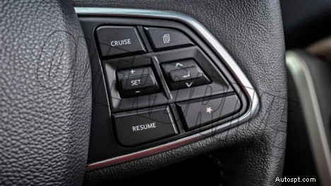 Mahindra Scorpio‑N 2022 Z8L benzine MT:6 versnellingen, 6 zitplaatsen interieur – volledige specificaties en hoogtepunten 