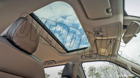Mahindra Scorpio‑N 2022 Z8L benzine MT:6 versnellingen, 6 zitplaatsen interieur – volledige specificaties en hoogtepunten 