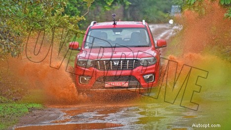 Mahindra Scorpio-N 2022 Z8L benzine – handgeschakelde 6 versnellingen, strak exterieur 