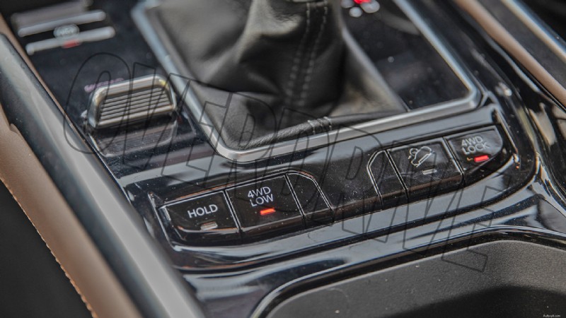 Binnenin de Jeep Meridian Limited 2022:luxe kenmerken en comfort 