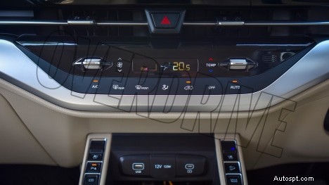 2022 Kia Carens Luxury Plus – 7 zitplaatsen, 1,5 liter motor, automatisch interieur met 6 versnellingen 