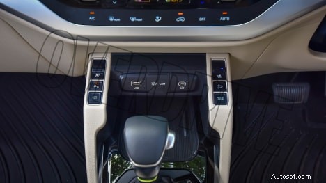 2022 Kia Carens Luxury Plus – 7 zitplaatsen, 1,5 liter motor, automatisch interieur met 6 versnellingen 