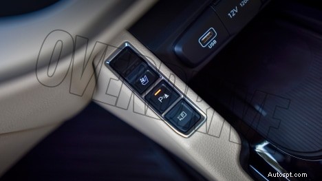 2022 Kia Carens Luxury Plus – 7 zitplaatsen, 1,5 liter motor, automatisch interieur met 6 versnellingen 