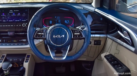 2022 Kia Carens Luxury Plus – 7 zitplaatsen, 1,5 liter motor, automatisch interieur met 6 versnellingen 
