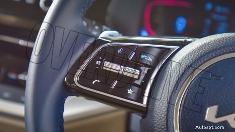 2022 Kia Carens Luxury Plus – 7 zitplaatsen, 1,5 liter motor, automatisch interieur met 6 versnellingen 