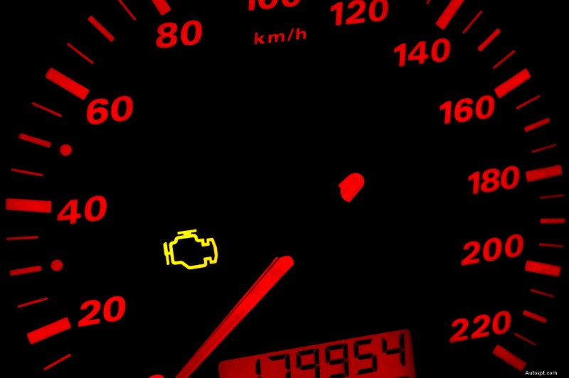 Dashboardwaarschuwingslampjes uitgelegd:hoe te identificeren en te reageren 