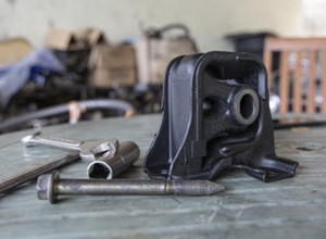 Hoe u een defect aan een MINI-motorsteun kunt oplossen:deskundige reparatiegids 