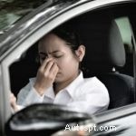 Waarom ruikt mijn auto-interieur naar benzine? Snelle oplossingen en preventie 
