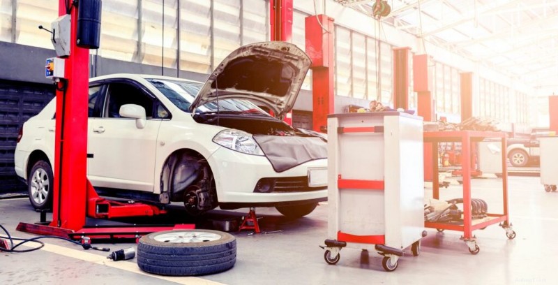 Vind een betrouwbare autoreparatiewerkplaats in Houston:uw stapsgewijze handleiding 