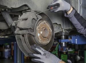 Remvloeistof uitgelegd:waarom het belangrijk is en hoe u het onderhoudt 