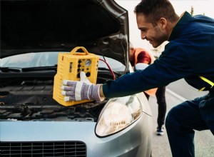 Mobiele monteurs versus traditionele autowinkels:snellere, transparante reparaties bij u thuis 