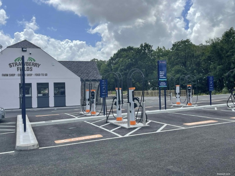Opladen onderweg:snelle, betrouwbare stroom voor lange reizen in Groot-Brittannië 
