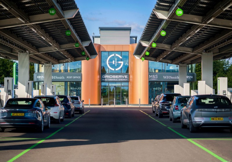 Opladen onderweg:snelle, betrouwbare stroom voor lange reizen in Groot-Brittannië 