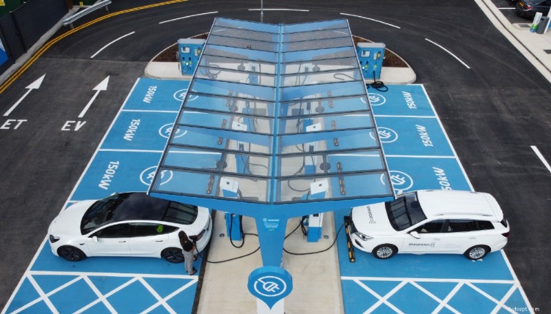 Opladen onderweg:snelle, betrouwbare stroom voor lange reizen in Groot-Brittannië 