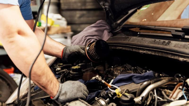 Waarom verliest uw auto vermogen bij acceleratie? Veelvoorkomende oorzaken en bewezen oplossingen 