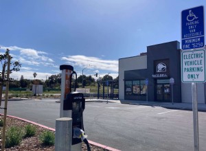 5 essentiële voorzieningen voor een superieure openbare EV-oplaadervaring 