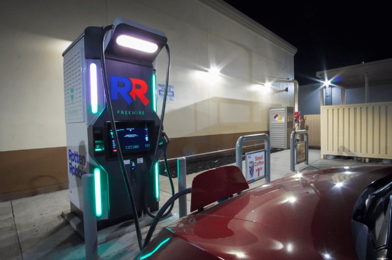 5 essentiële voorzieningen voor een superieure openbare EV-oplaadervaring 