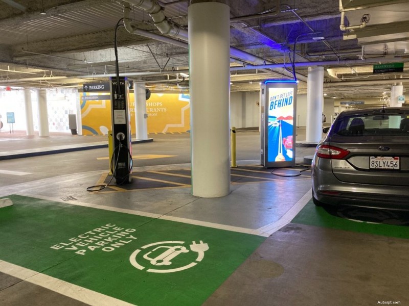 Het ideale EV-laadnetwerk kiezen:een praktische gids 
