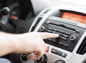 Waarom uw autoradio wordt ingeschakeld maar geen geluid produceert:veelvoorkomende oorzaken en snelle oplossingen 