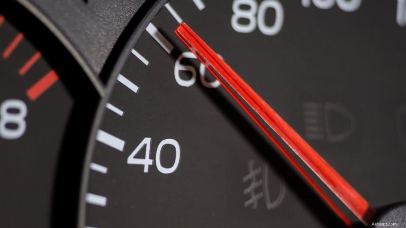 Waarom uw auto schudt boven 100 km/u (en hoe u dit kunt verhelpen) 