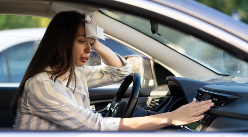 Rode vlaggen wanneer de AC-drukschakelaar van uw auto defect raakt - Problemen met hoge of lage druk 