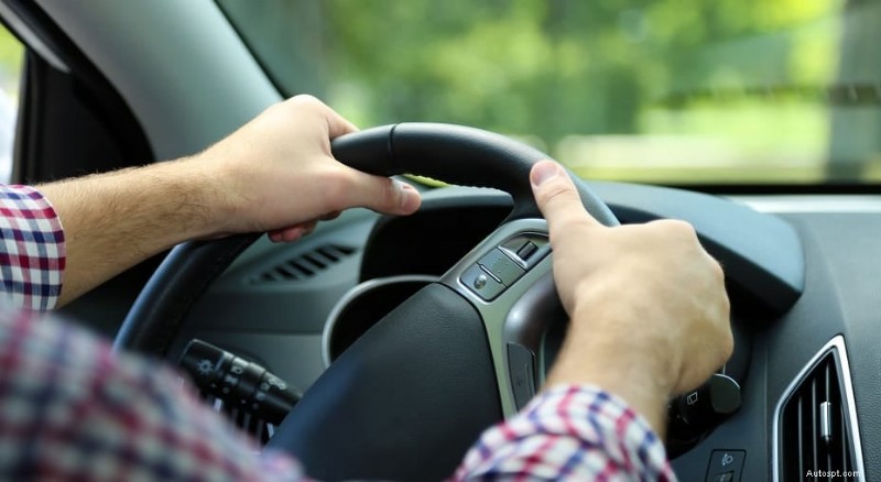 Defecte olieregelkleppen identificeren:symptomen, diagnose en vervangingskosten voor VVT-solenoïden 