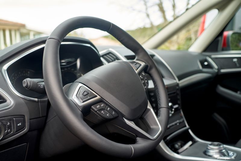 Autotrends voor 2026:veiligheid, AI en betaalbare elektrische voertuigen die u moet kennen 
