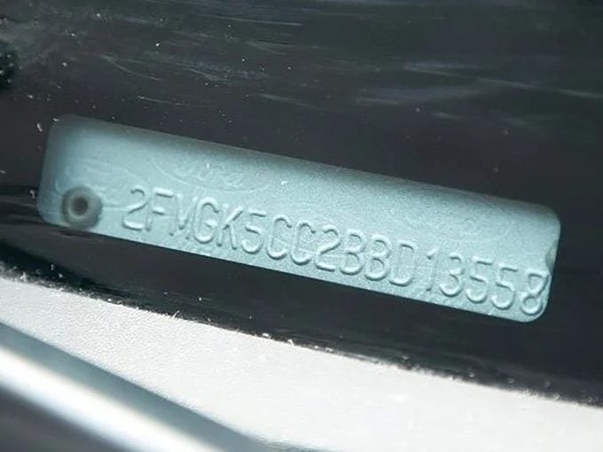 Decodeer het VIN van uw auto om de motorcode en het modeljaar te vinden 