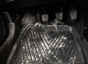 Effectieve manieren om zoutvlekken uit uw auto-interieur te verwijderen 