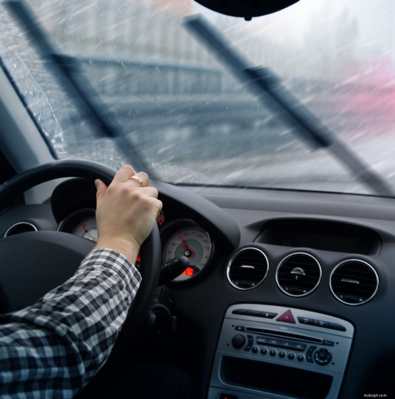 Waarom het AC-systeem van uw auto invloed heeft op de verwarming:wat u moet weten 