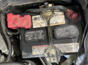 Waarom het lang duurt voordat uw auto start:oorzaken en snelle oplossingen 