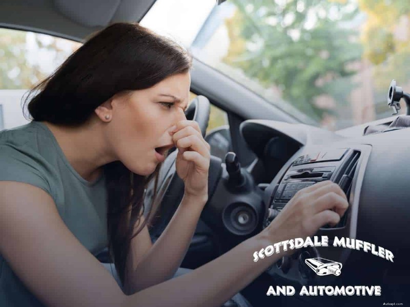 4 verborgen oorzaken van de slechte geur van uw auto die op ernstige problemen kunnen duiden 