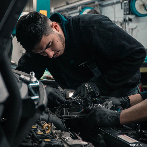 Deskundige Duitse autoreparaties in Denver – kwaliteitsservice en transparantie 