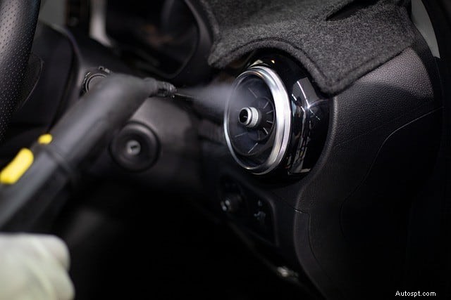 Stapsgewijze handleiding om de AC-filters van uw auto thuis schoon te maken 