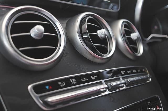 Stapsgewijze handleiding om de AC-filters van uw auto thuis schoon te maken 