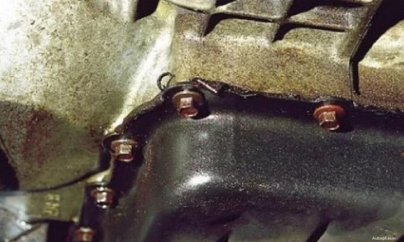 Waarom schokt uw auto tijdens het vertragen? Oorzaken, diagnose en oplossingen 