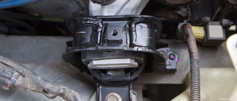 Waarom schokt uw auto tijdens het vertragen? Oorzaken, diagnose en oplossingen 