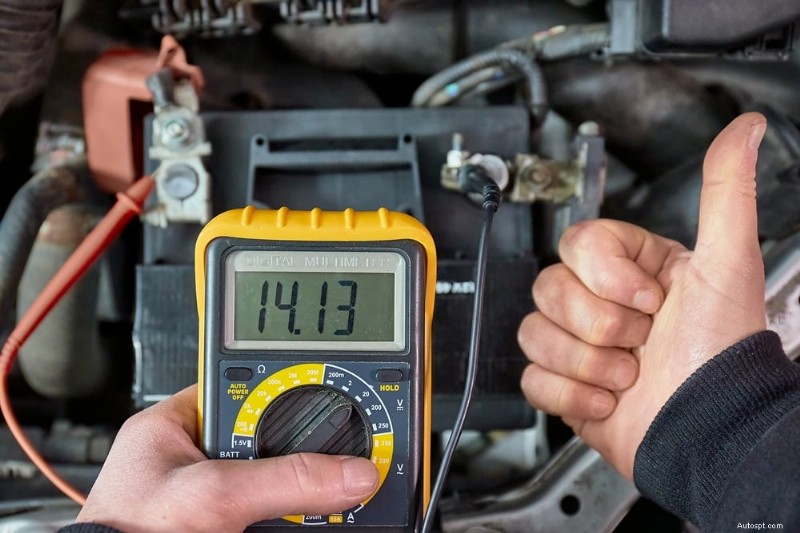 Diagnose en reparatie van een overladende dynamo:symptomen, oorzaken en oplossingen 