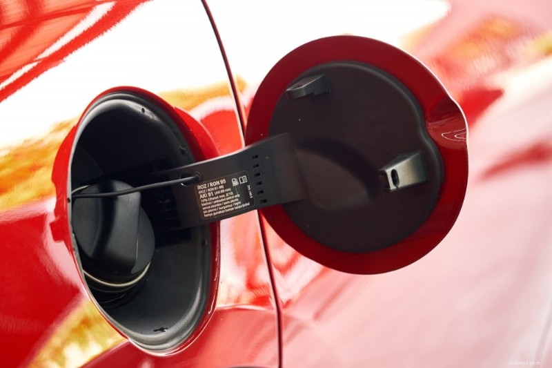 Waarschuwing voor Honda Accord-tankdop:oorzaken, symptomen en snelle oplossingen 